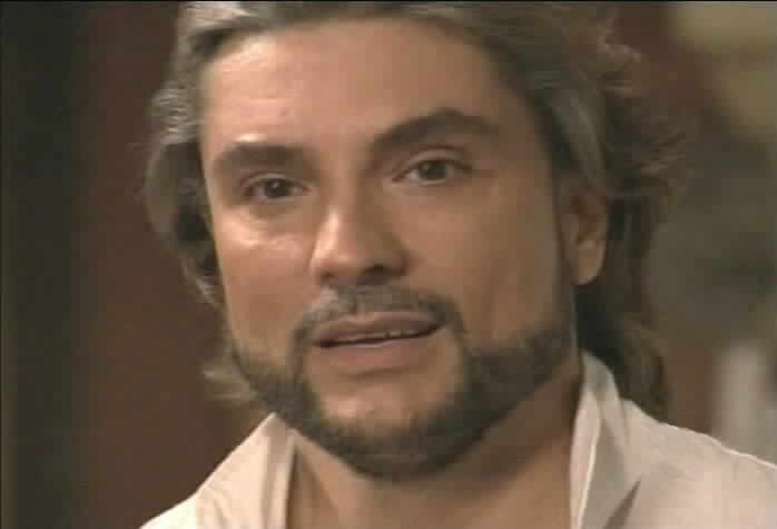 Alejandro remarks that the Indian woman reminds him of Diego's mother.
