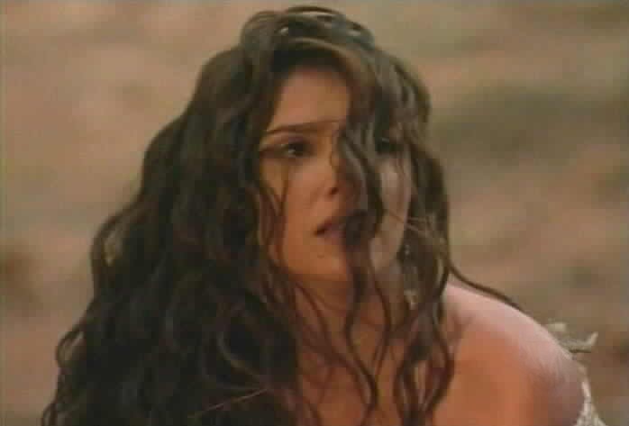 Esmeralda is captured by Pizarro.