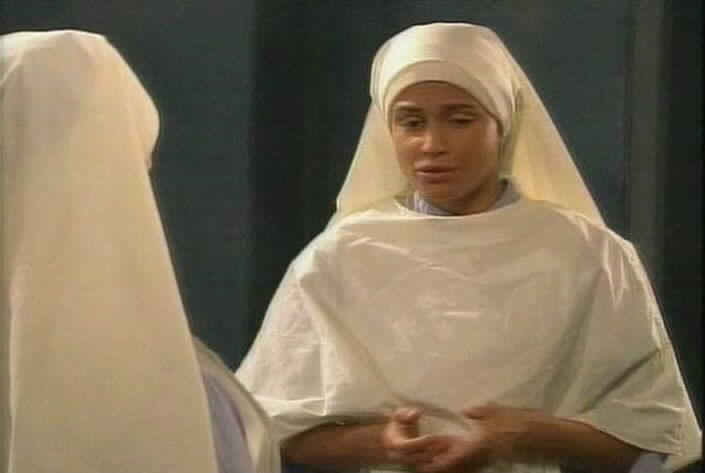 Maria Pia decides that she must leave the convent.