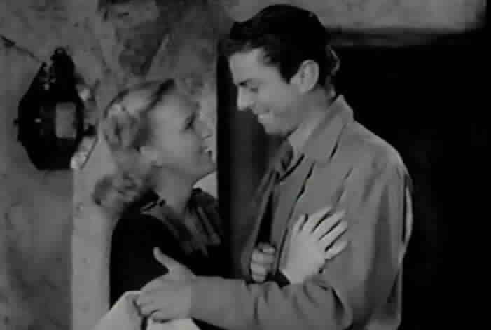 El Rey pushes James and Joyce into each other's arms.